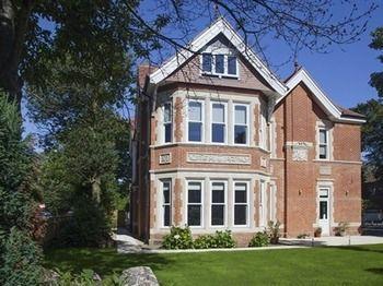Chalfield Manor Boutique Hotel Борнмут Экстерьер фото