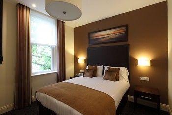 Chalfield Manor Boutique Hotel Борнмут Экстерьер фото