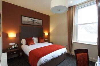 Chalfield Manor Boutique Hotel Борнмут Экстерьер фото